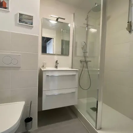 3 Etoiles A Avec Parking Et Animaux Admis - Fr-1-368-75 *